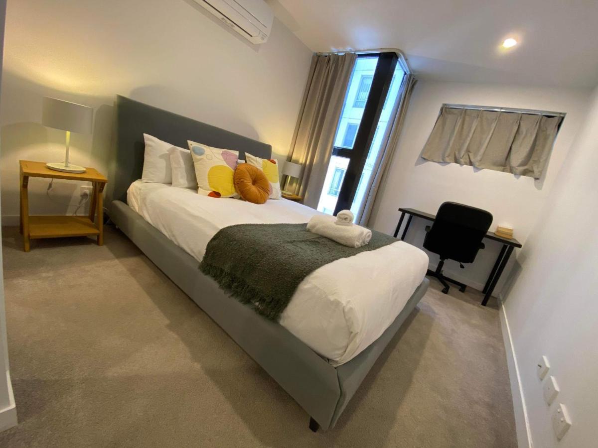 2 Bed 2 Bath Luxury Apartment In Braddon Canberra - Free Heated Pool, Gym, Parking Luaran gambar